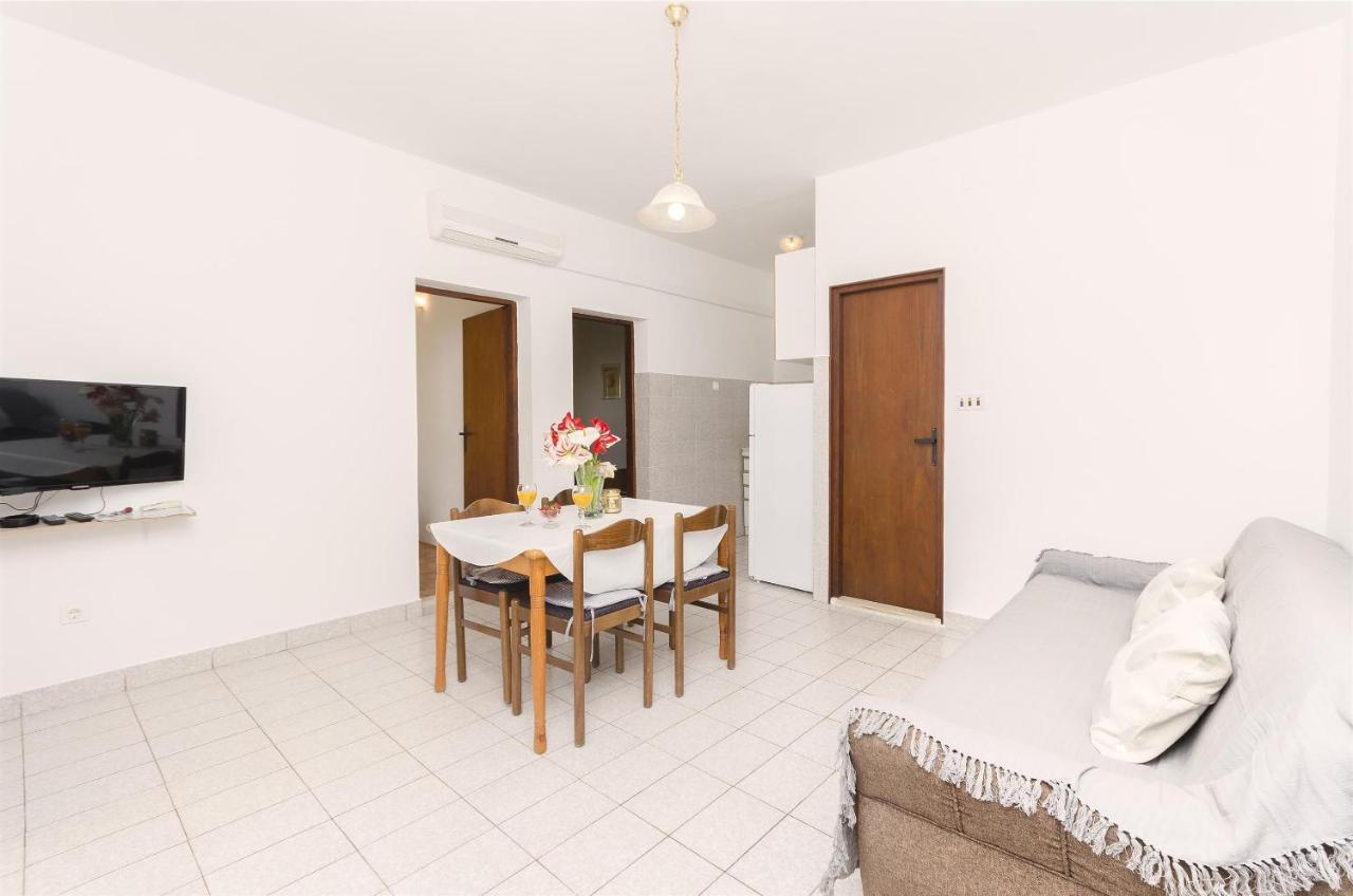 Apartments And Room Lotus Tribalj Zewnętrze zdjęcie