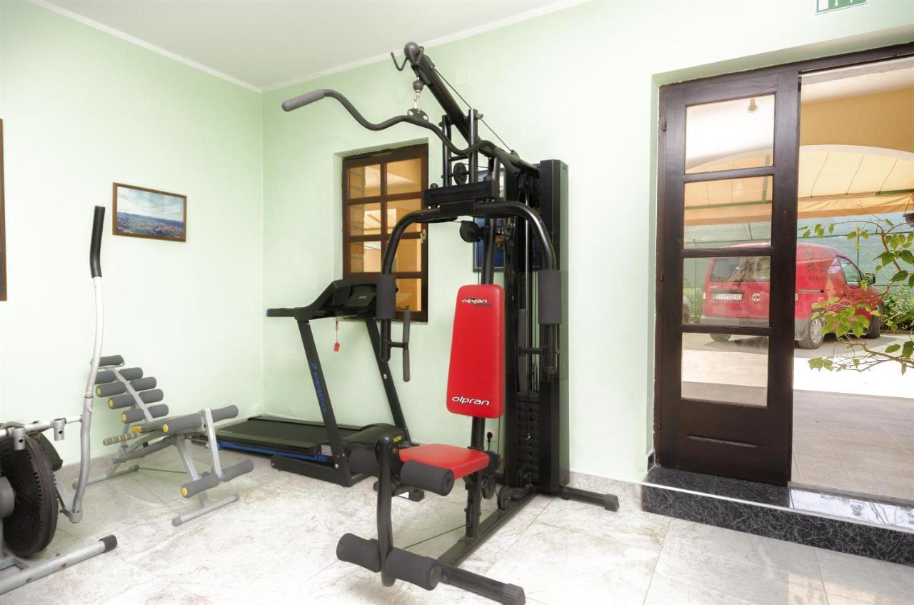 Apartments And Room Lotus Tribalj Zewnętrze zdjęcie